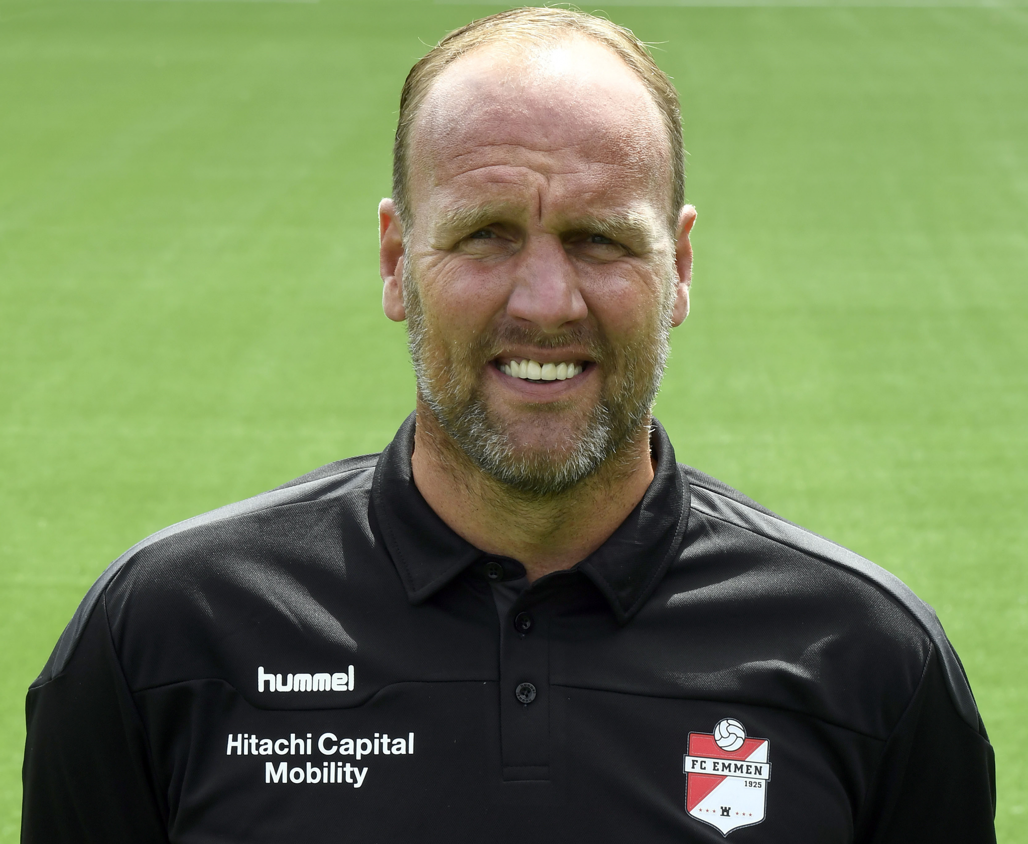 Dick Lukkien Wies met Drents Huus van de Taol FC Emmen