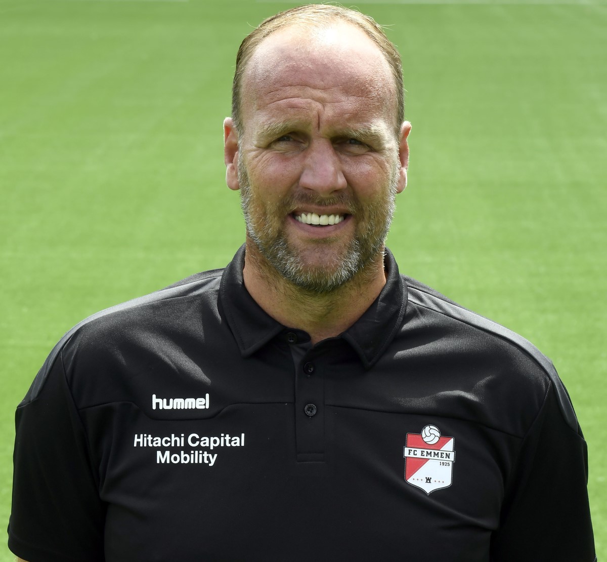 Dick Lukkien Wies met Drents Huus van de Taol
